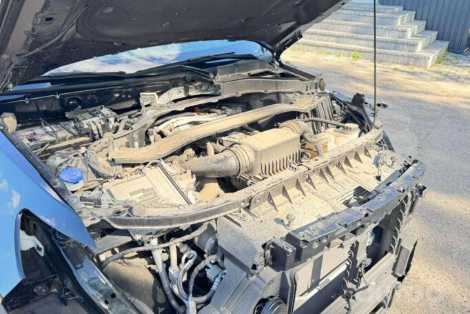 Ford Explorer 6 generation SUV