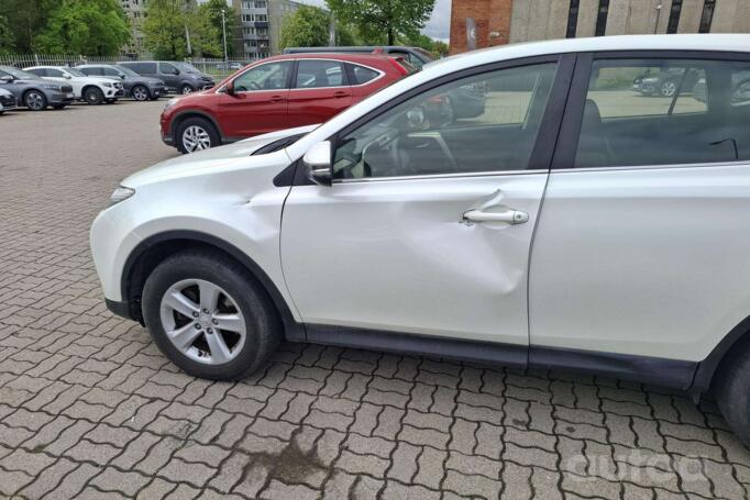 Toyota RAV4 4 generation Crossover