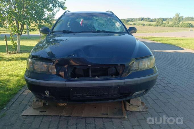 Volvo V70 2 generation wagon
