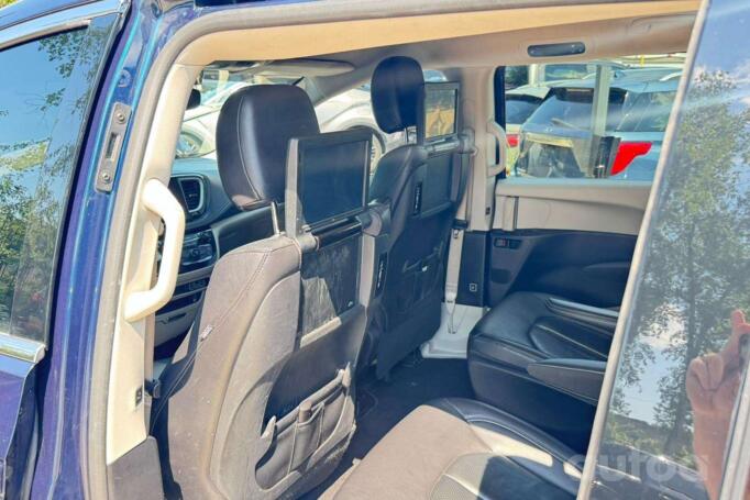 Chrysler Pacifica 2 generation Minivan