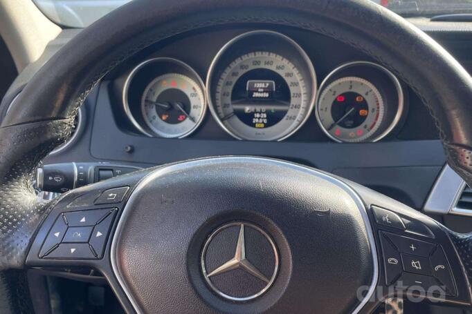 Mercedes-Benz C180 2013