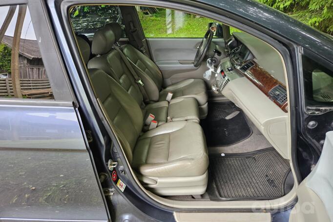 Honda FR-V 1 generation Minivan