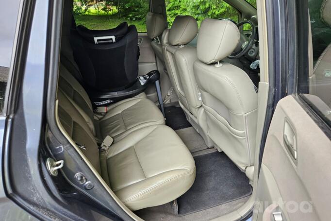 Honda FR-V 1 generation Minivan