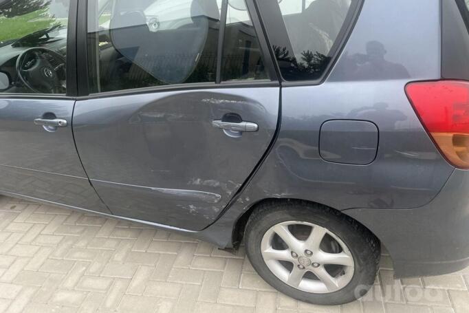 Toyota Corolla Verso 2003