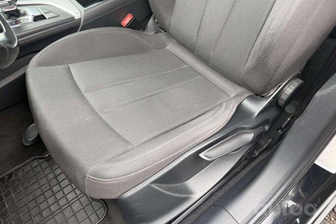 Audi A4 B9 Avant wagon 5-doors