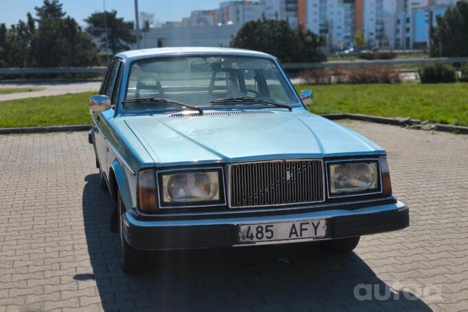 Volvo 260 Series 1 generation