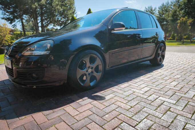Volkswagen Golf 5 generation Hatchback 5-doors