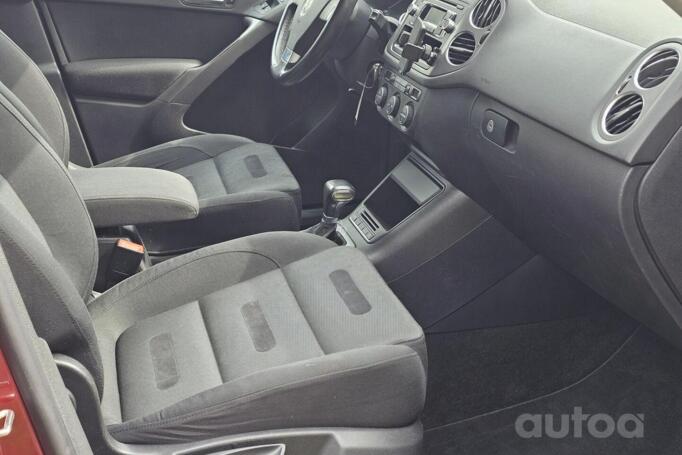 Volkswagen Tiguan 1 generation Crossover