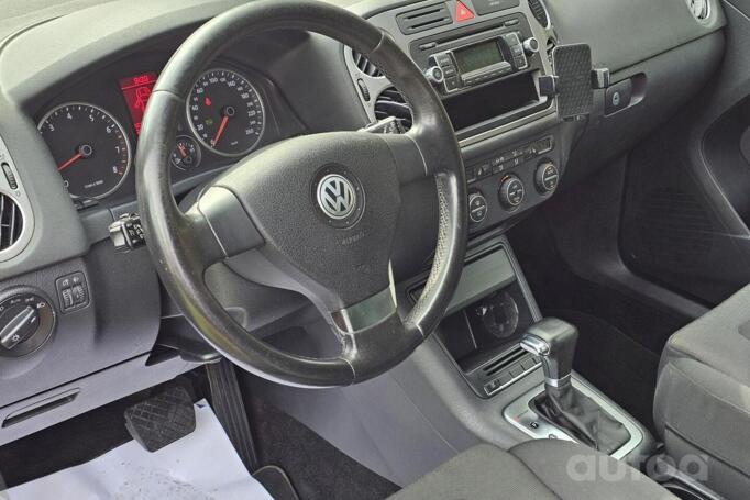 Volkswagen Tiguan 1 generation Crossover