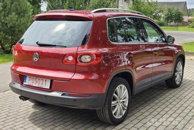 Volkswagen Tiguan 1 generation Crossover