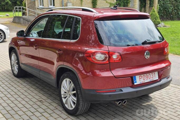 Volkswagen Tiguan 1 generation Crossover