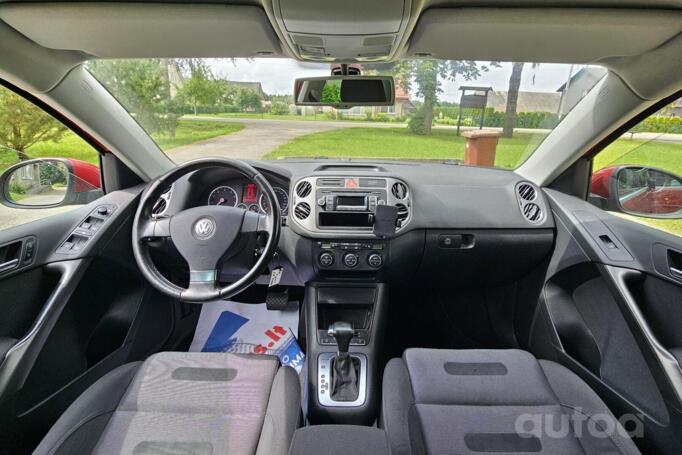 Volkswagen Tiguan 1 generation Crossover