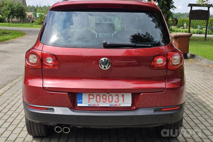 Volkswagen Tiguan 1 generation Crossover
