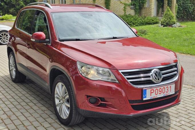 Volkswagen Tiguan 1 generation Crossover