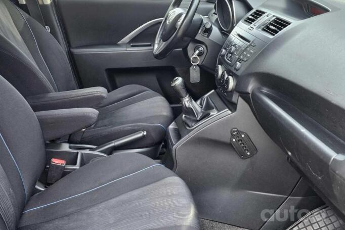 Mazda 5 2011