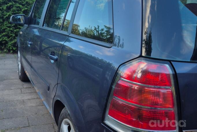 Opel Zafira B Minivan 5-doors