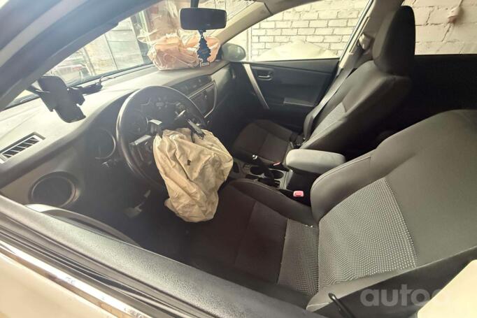Toyota Auris 2 generation Hatchback 5-doors