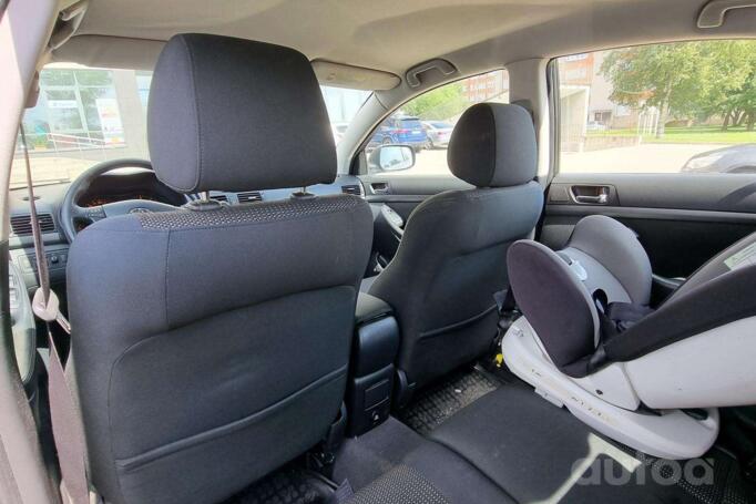 Toyota Avensis 2 generation [restyling] Sedan