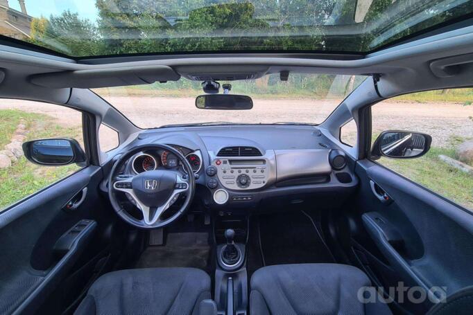 Honda Jazz 2 generation Hatchback