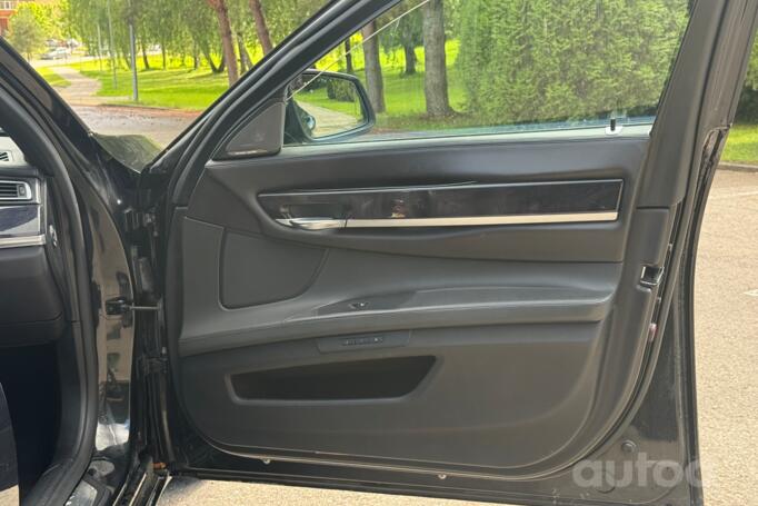 BMW 7 Series F01/F02 Sedan