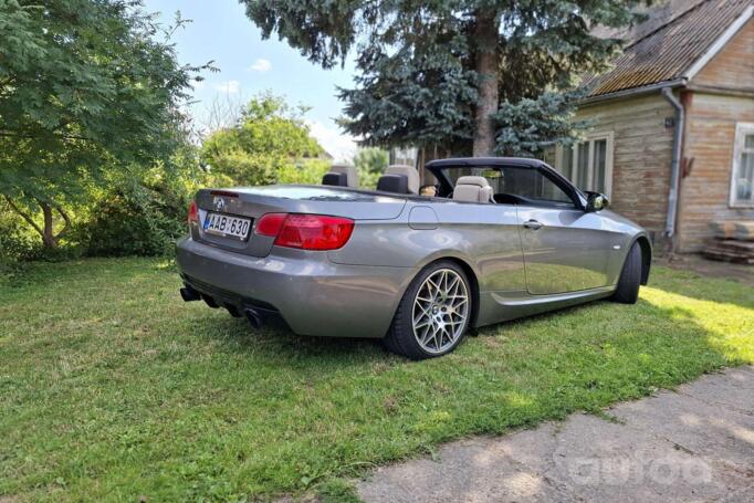 BMW 330 2010