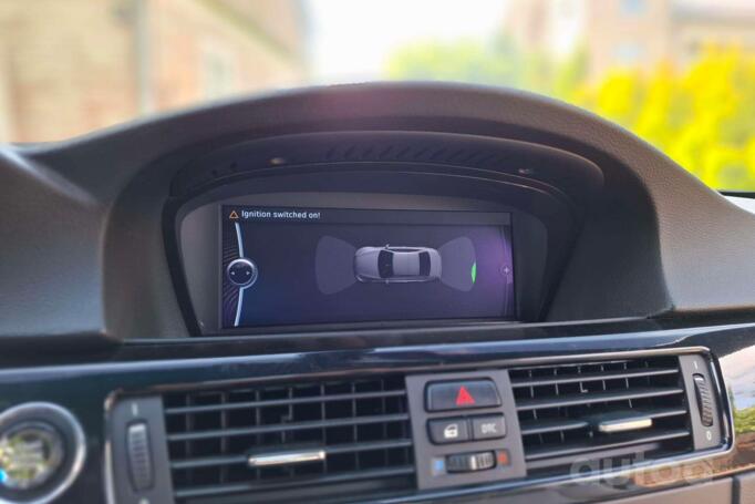 BMW 330 2010