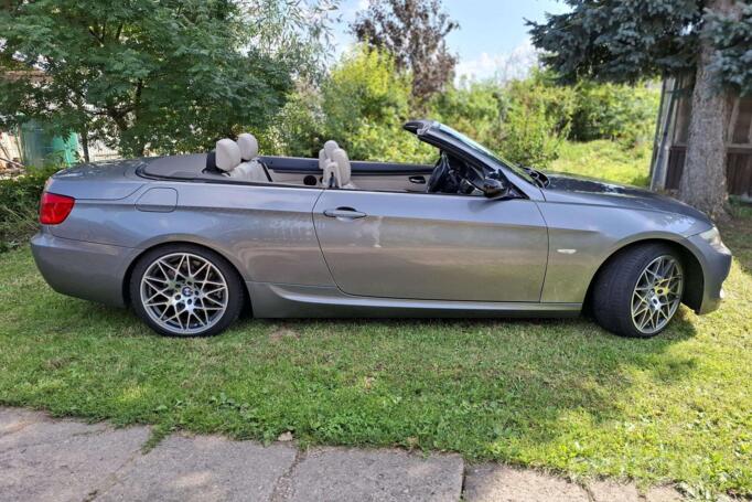 BMW 330 2010