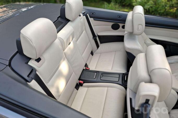 BMW 330 2010