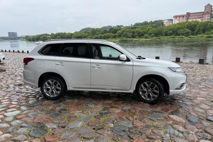 Mitsubishi Outlander 3 generation [3th restyling] Crossover
