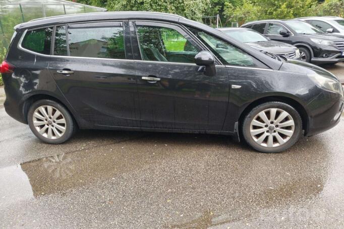 Opel Zafira Tourer 2012
