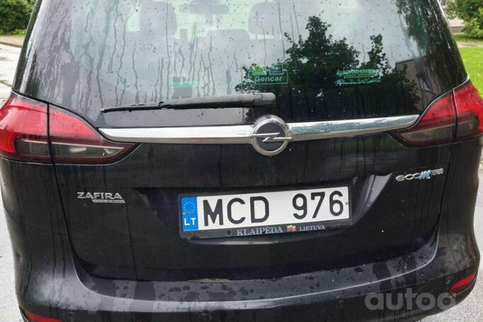Opel Zafira Tourer 2012