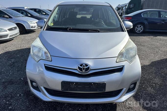 Toyota Verso-S 1 generation Minivan