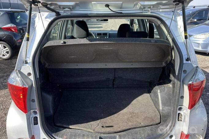 Toyota Verso-S 1 generation Minivan