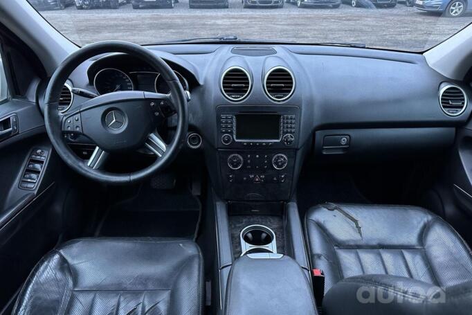 Mercedes-Benz M-Class W164 Crossover 5-doors