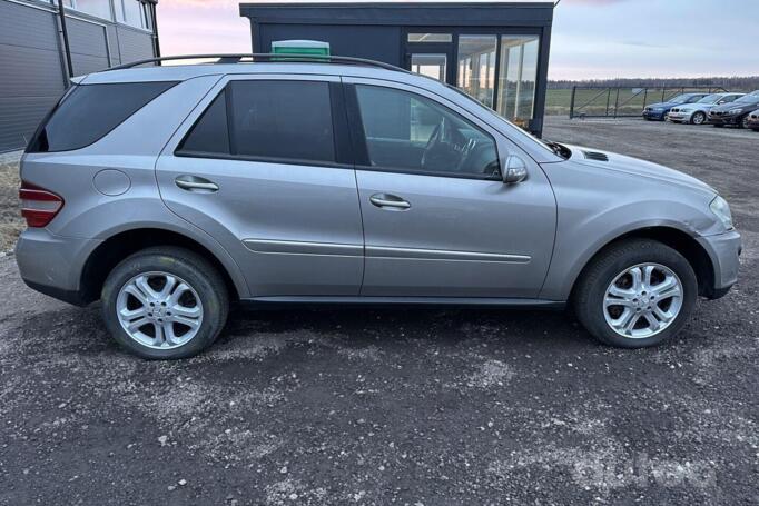 Mercedes-Benz M-Class W164 Crossover 5-doors