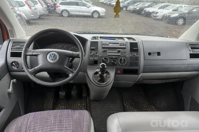 Volkswagen Transporter T5 Minivan 4-doors