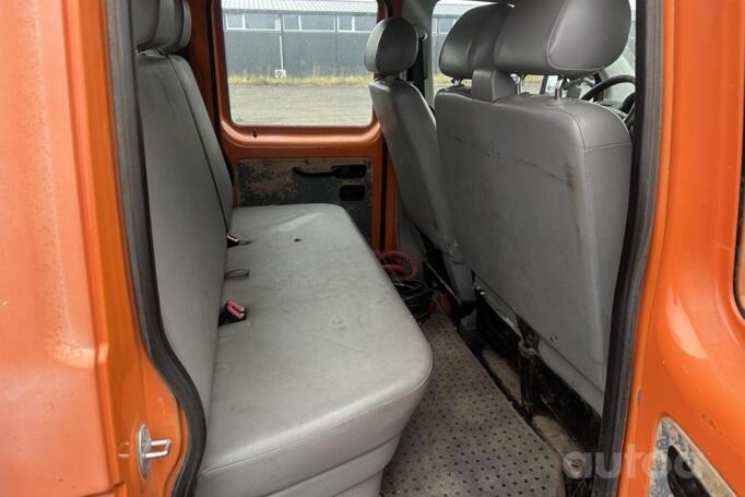 Volkswagen Transporter T5 Minivan 4-doors