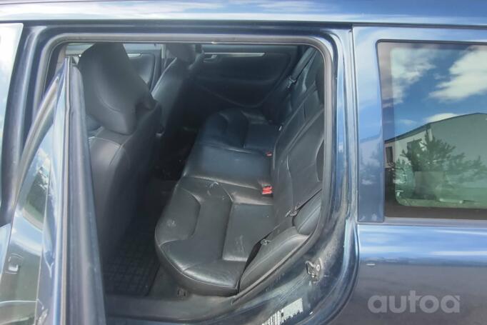 Volvo V70 2 generation R wagon 5-doors