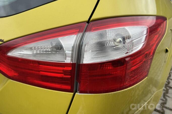 Ford Focus 3 generation wagon 5-doors