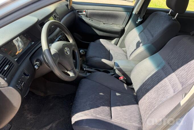 Toyota Corolla E120 Hatchback 5-doors