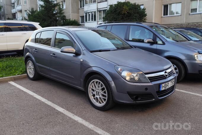 Opel Astra H Hatchback