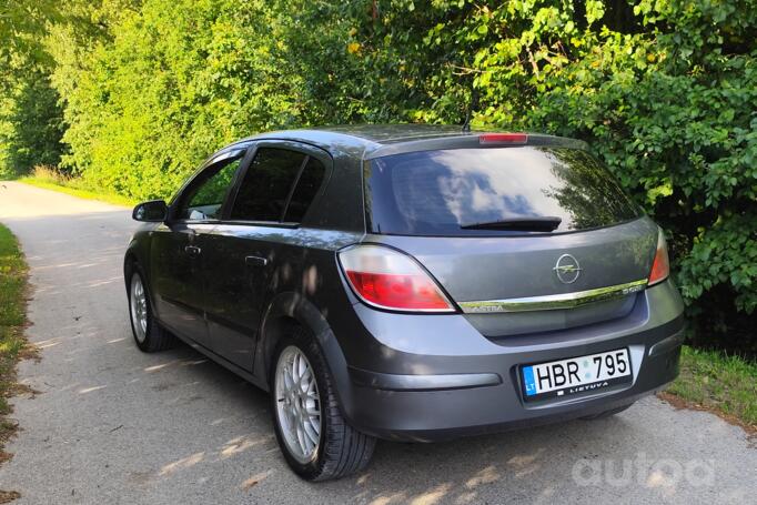 Opel Astra H Hatchback