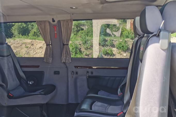 Volkswagen Transporter T5 Minivan 4-doors