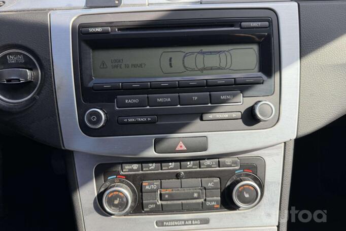Volkswagen Passat B6 wagon 5-doors