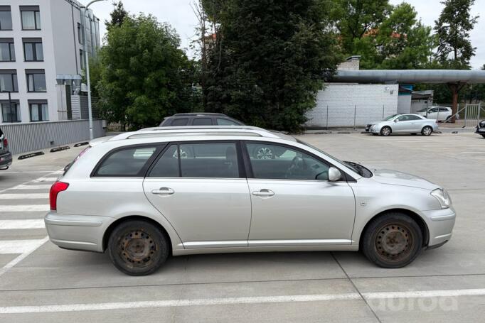 Toyota Avensis 2 generation wagon