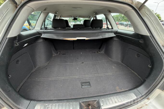 Toyota Avensis 2 generation wagon