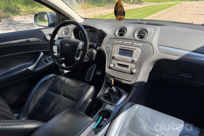Ford Mondeo 4 generation wagon
