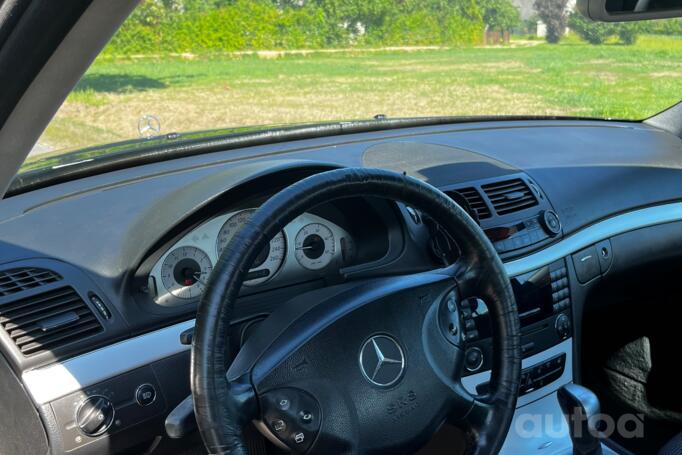 Mercedes-Benz E-Class W211 Sedan