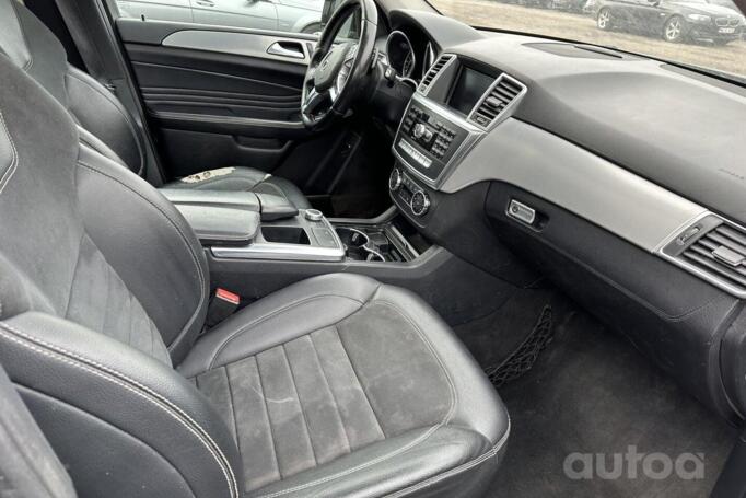 Mercedes-Benz M-Class W166 Crossover 5-doors