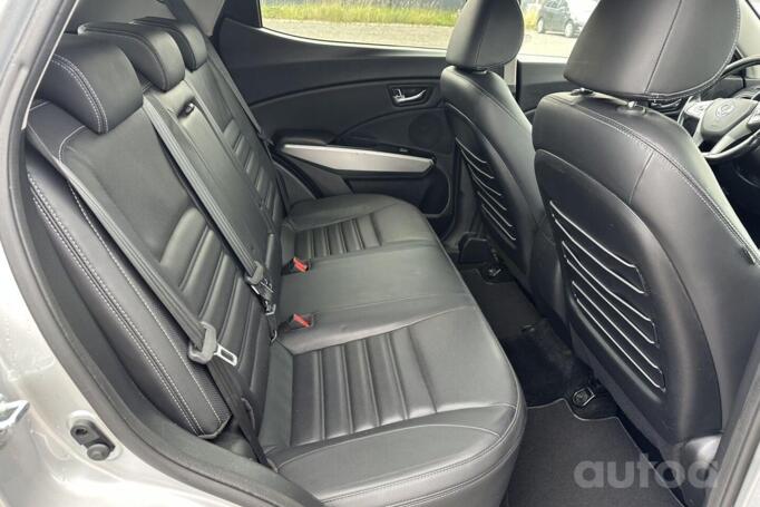SsangYong Tivoli 1 generation Crossover 5-doors